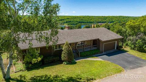 1300 Anthony, Hancock, MI 49930 photo 1