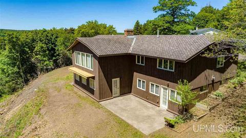 1300 Anthony, Hancock, MI 49930 photo 3