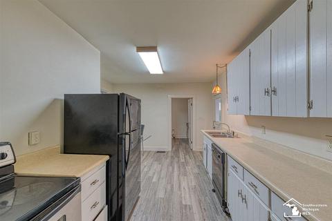 5260 N Custer Rd, Monroe, MI 48162 photo 2