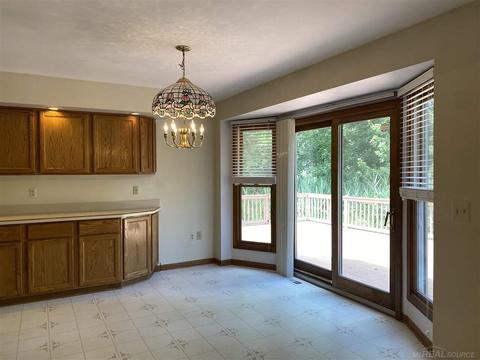 28211 Ruby Ct, New Baltimore, MI 48047 photo 10