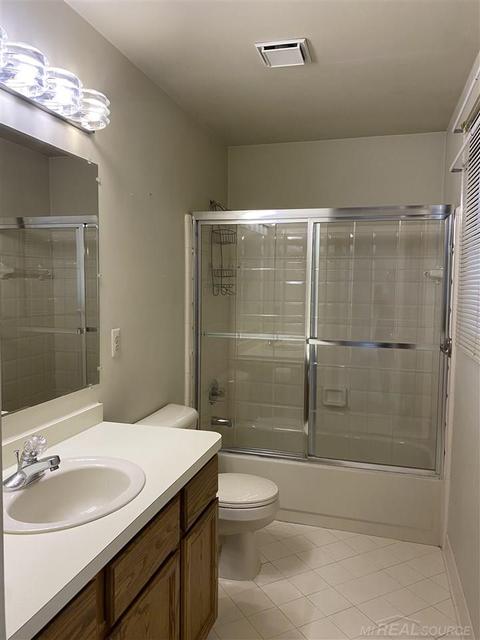 28211 Ruby Ct, New Baltimore, MI 48047 photo 25