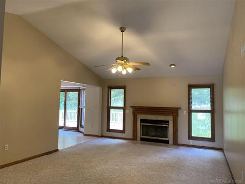 28211 Ruby Ct, New Baltimore, MI 48047 photo 6