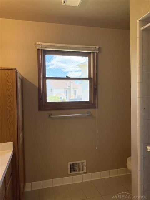 28211 Ruby Ct, New Baltimore, MI 48047 photo 21