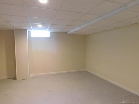 28211 Ruby Ct, New Baltimore, MI 48047 photo 34