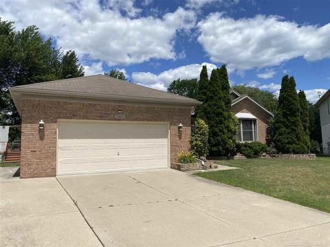 28211 Ruby Ct, New Baltimore, MI 48047 photo 2