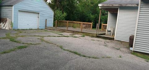 1486 W Knickerbocker Ave, Flint, MI 48505 photo 2