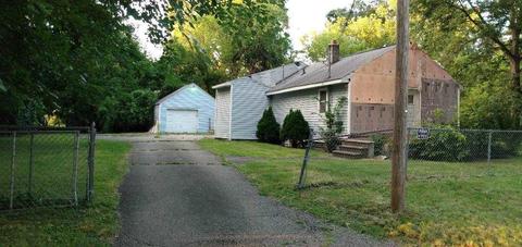 1486 W Knickerbocker Ave, Flint, MI 48505