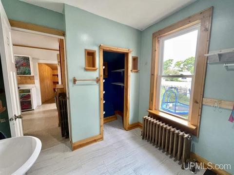 314 S 8th St, Escanaba, MI 49829 photo 15