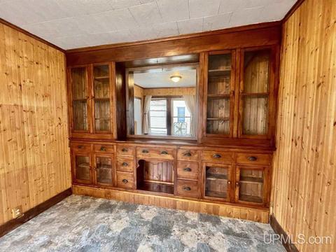 314 S 8th St, Escanaba, MI 49829 photo 9