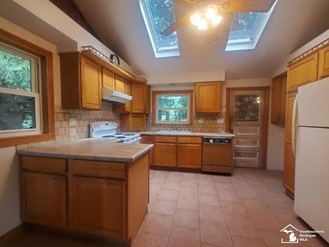 1261 E Temperance Rd, Temperance, MI 48182 photo 10