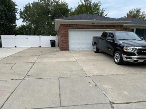 5600 Gateshead, Grosse Pointe, MI 48236 photo 2