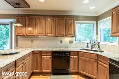 50786 N Hampton, Macomb, MI 48044 photo 14