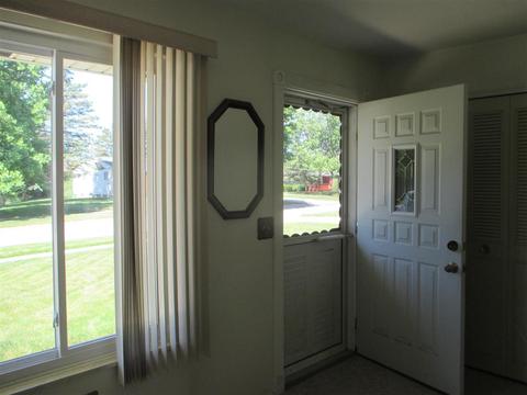 617 Winters Eave Dr, Flushing, MI 48433 photo 5