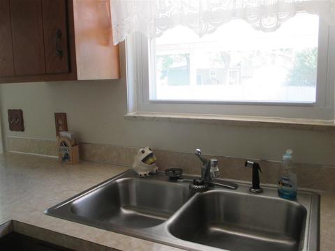 617 Winters Eave Dr, Flushing, MI 48433 photo 10