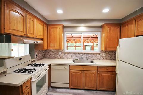 16100 Admiral, Fraser, MI 48026 photo 9