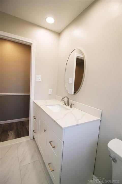 16100 Admiral, Fraser, MI 48026 photo 27