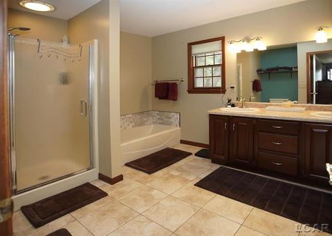 690 Stoneridge, Adrian, MI 49221 photo 40