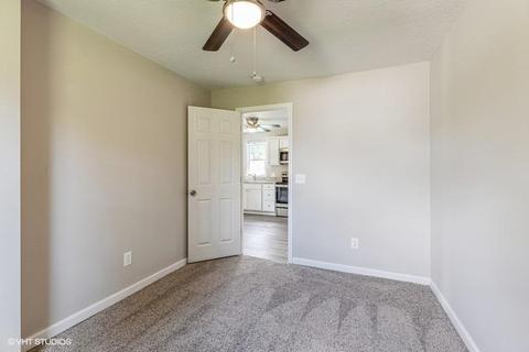 4365 E Carpenter Rd, Flint, MI 48506 photo 8