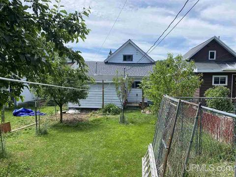319 E Onota, Munising, MI 49862 photo 24