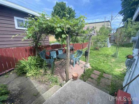 319 E Onota, Munising, MI 49862 photo 20