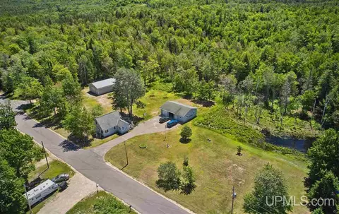 e8065 Jingle Bell Lane, Munising, MI 49862