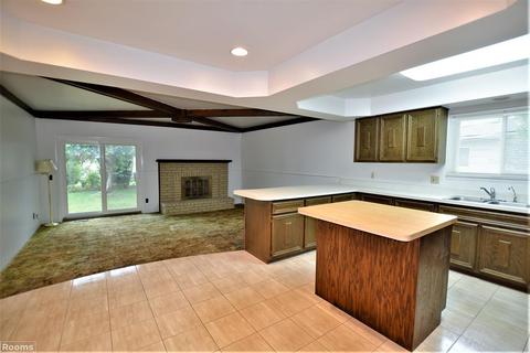 18315 Elm Ct, Macomb, MI 48044 photo 5