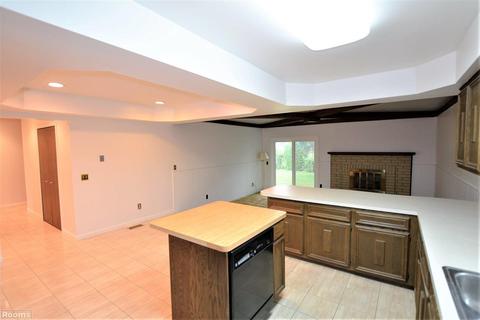 18315 Elm Ct, Macomb, MI 48044 photo 7