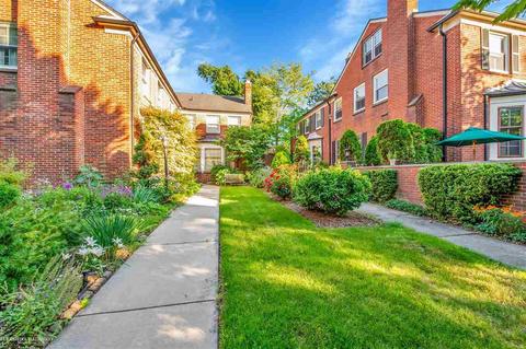 52 Cranford Ln, Grosse Pointe, MI 48230 photo 2