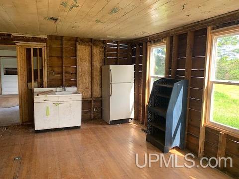 8480 15th Rd, Rapid River, MI 49878 photo 2