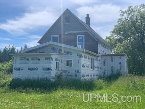 8480 15th Rd, Rapid River, MI 49878 photo 1