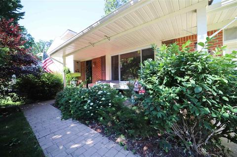 1293 Pickwick Pl, Flint, MI 48507 photo 2