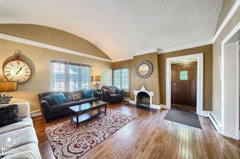 627 Washington Rd, Grosse Pointe, MI 48230 photo 6