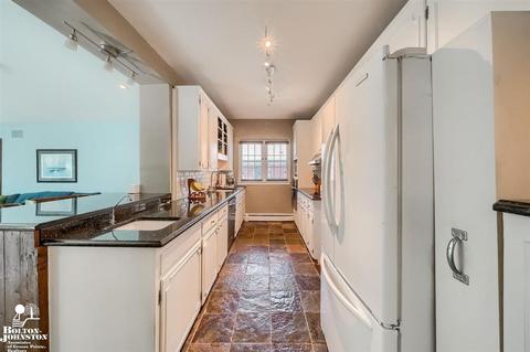 627 Washington Rd, Grosse Pointe, MI 48230 photo 14