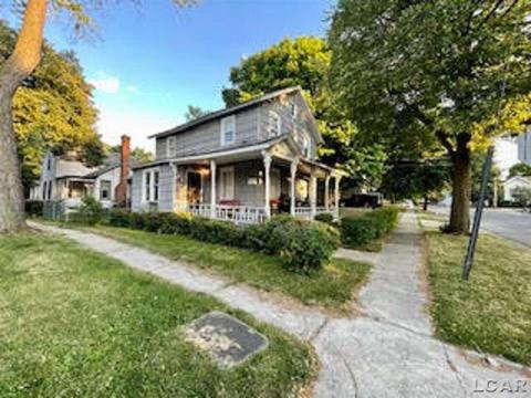 314 Elm St, Adrian, MI 49221 photo 2