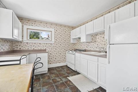 403 N Broad St, Adrian, MI 49221 photo 23