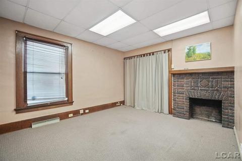 403 N Broad St, Adrian, MI 49221 photo 8
