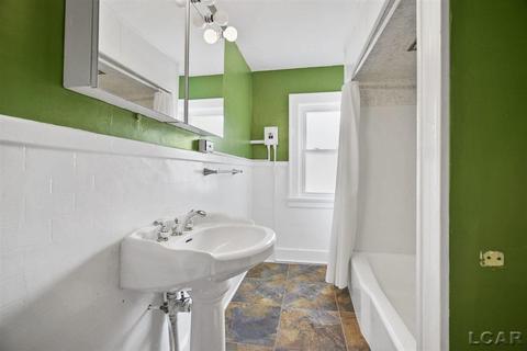 403 N Broad St, Adrian, MI 49221 photo 21