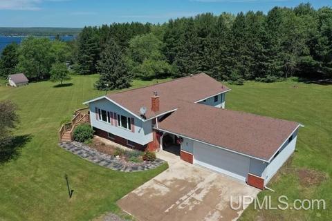 14 Jentoft Rd, L'anse, MI 49946 photo 1