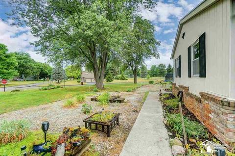 6382 Centennial, Temperance, MI 48182 photo 4