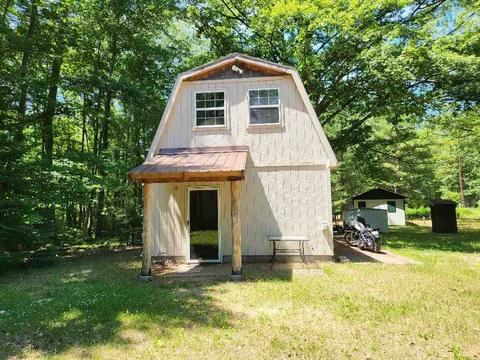 454 Adeline, Gladwin, MI 48624 photo 1