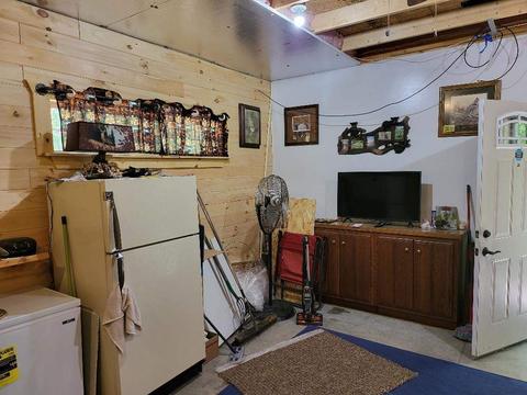 454 Adeline, Gladwin, MI 48624 photo 9