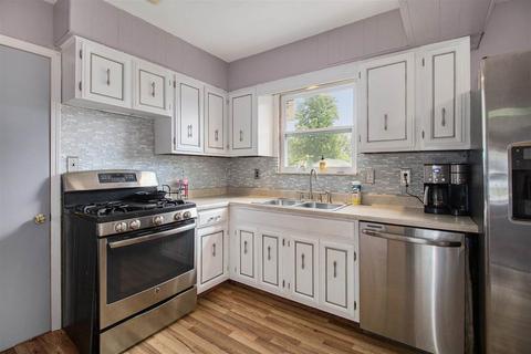 7134 E Bristol Rd, Davison, MI 48423 photo 14
