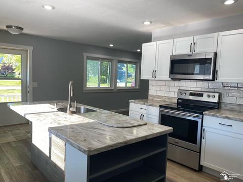 654 King St, Temperance, MI 48182 photo 8