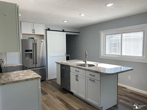 654 King St, Temperance, MI 48182 photo 6