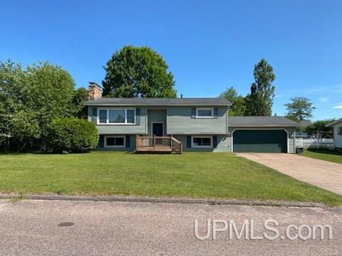 1770 S Rose St, Ishpeming, MI 49849 photo 2