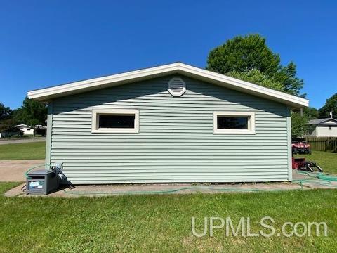 1770 S Rose St, Ishpeming, MI 49849 photo 9