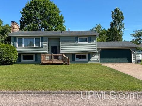 1770 S Rose St, Ishpeming, MI 49849 photo 1