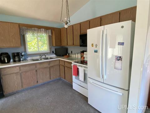 1770 S Rose St, Ishpeming, MI 49849 photo 18