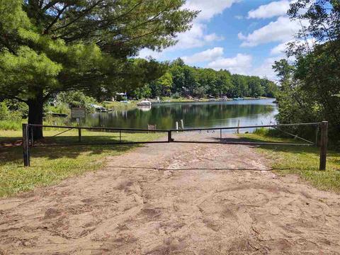 872 Pine, Harrison, MI 48625 photo 17