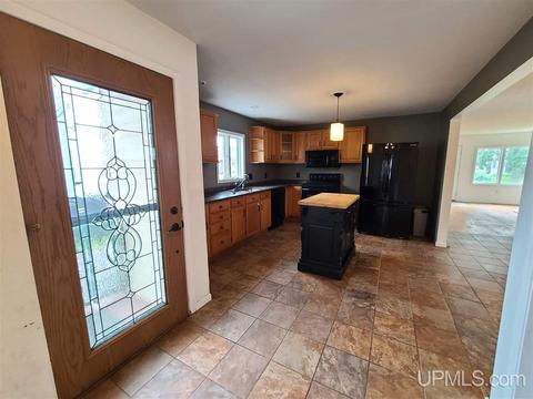 1225 N Second, Ishpeming, MI 49849 photo 3